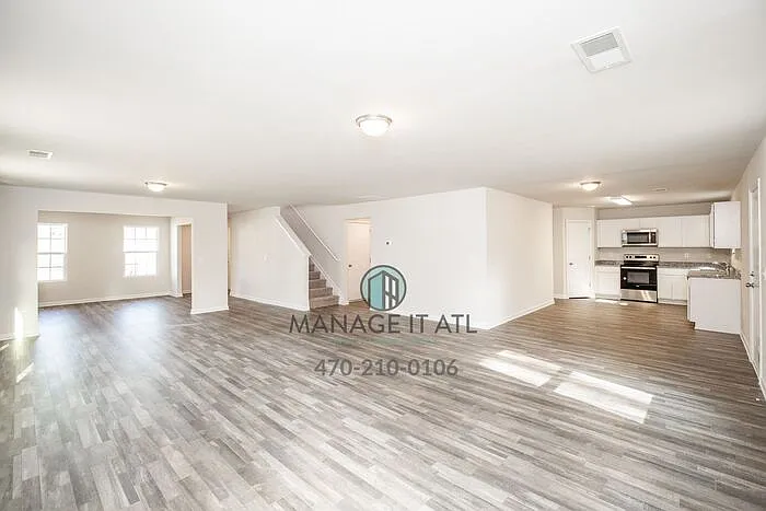 750 Shallowford Rd — Photo 10