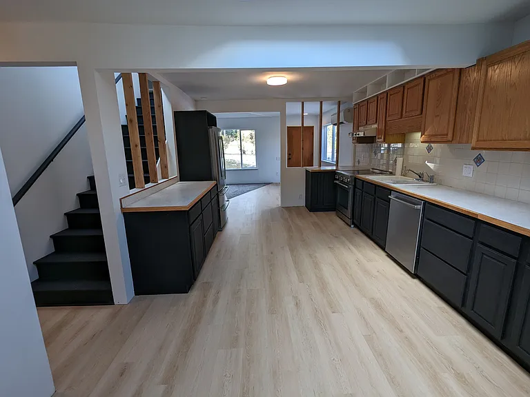2428 Yew Street Rd — Photo 7