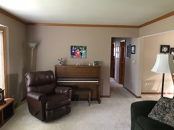 5th image of 5926 Glenbrook Dr SE