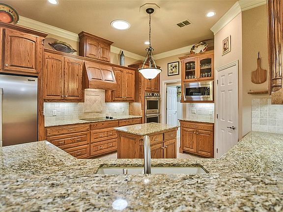 3rd image of 8902 Augusta Dr