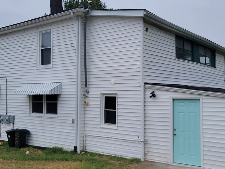 212 Summit St #B — Photo 2