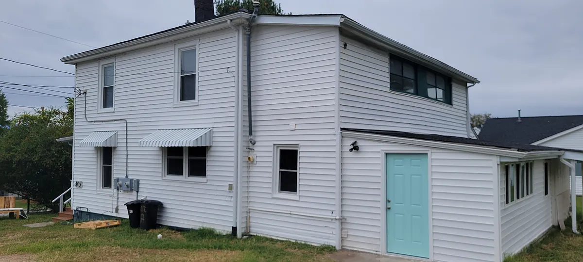 Building Photo - 212 Summit St #B