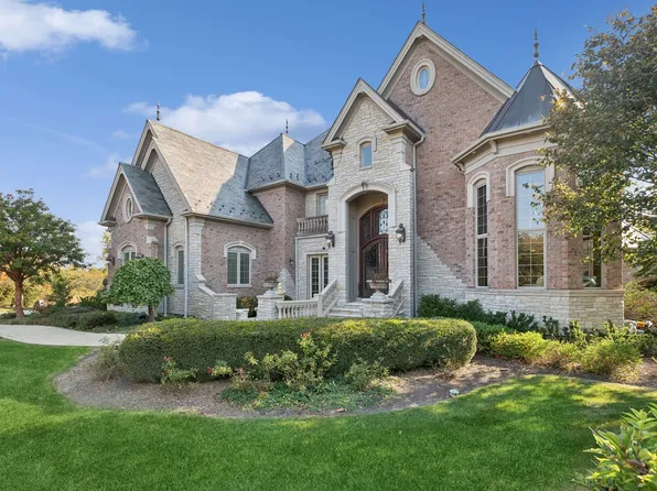 1051 Oakmont Ct, Bull Valley, IL 60098