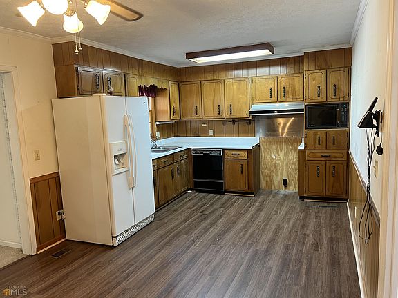 5th image of 402 Brookwood Dr