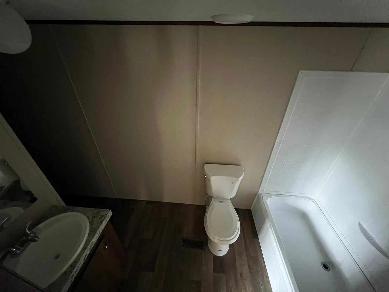 2 bed, $1,100 — Photo 3