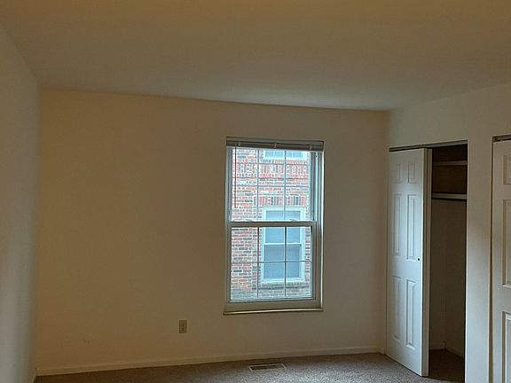 4th image of 4298 Chateau De Ville Dr APT B