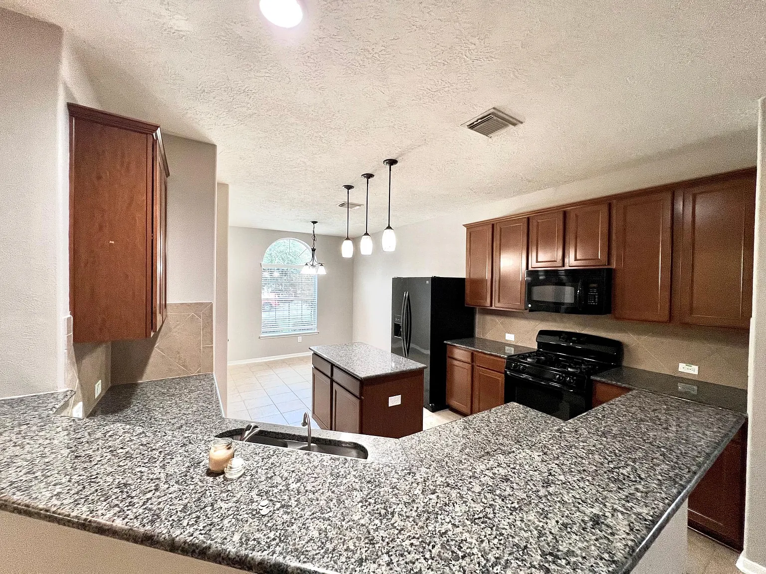 17627 Bryce Manor Ln — Photo 4