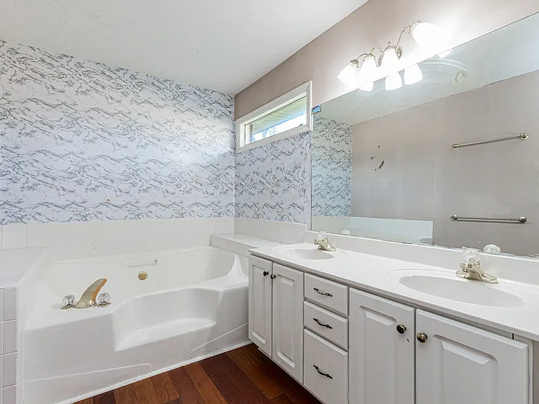 131 Savannah Ridge Dr — Photo 8