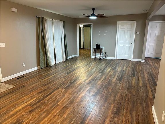 4th image of 2467 Shady Grove Rd