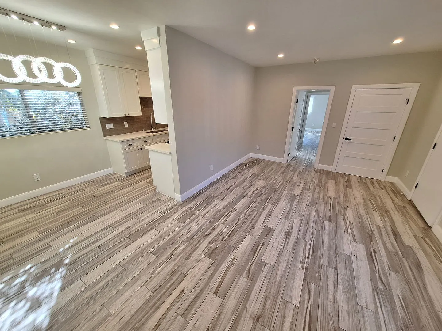 2 bed, 2.0 bath, 850 sqft, $2,850 — Photo 1