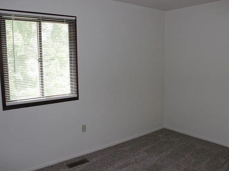 322 W Stiegel St — Photo 14