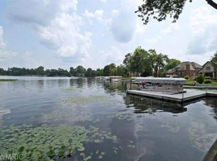 680 Country Club Dr, Battle Creek, MI 49015