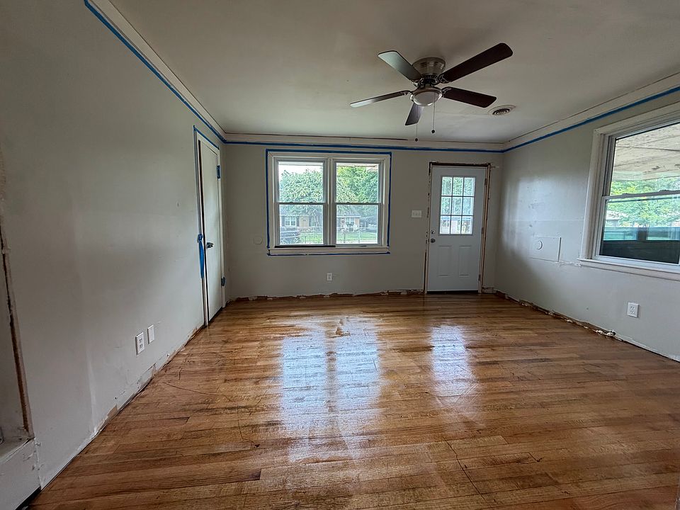 2nd image of 604 Denton St