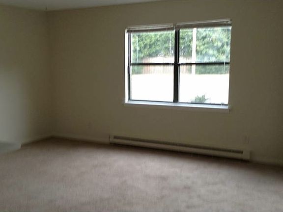 2nd image of 3209 Summer Pl APT 10