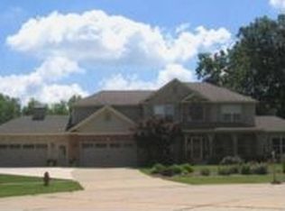 2409 Walden Woods Ct, Mahomet, IL 61853