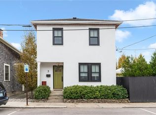 3 3rd St, Newport, RI 02840