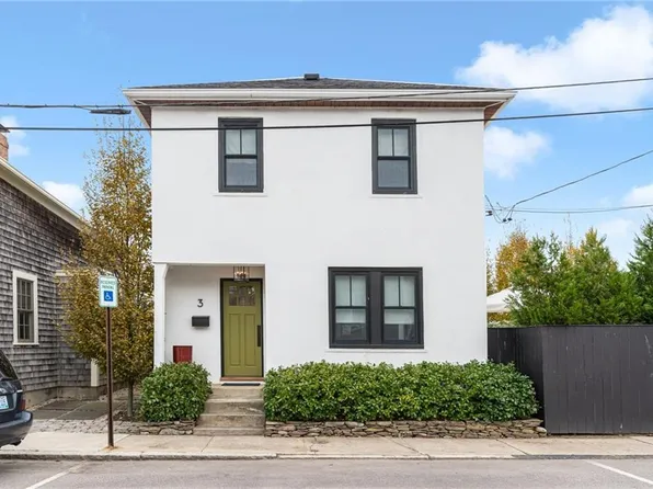3 3rd St, Newport, RI 02840