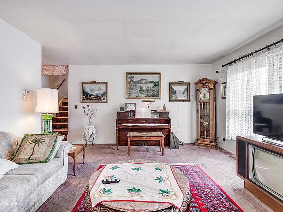 3rd image of 1980 Chippendale Rd