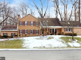 11321 Edenderry Dr, Fairfax, VA 22030