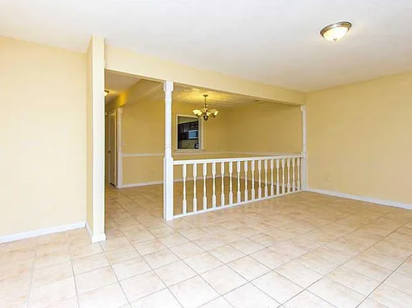 5620 Campus Dr, Virginia Beach, VA 23462