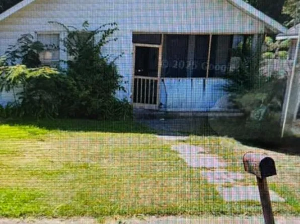 1095 Adams St, Grenada, MS 38901
