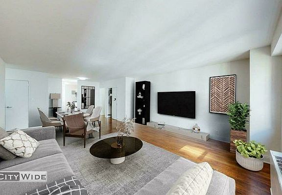 2nd image of 400 E 89th St #6W