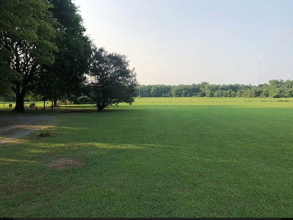 2nd image of 370 Oil Field Rd #3