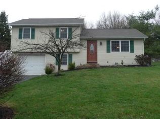 615 Bernhard Ave, Mount Joy, PA 17552
