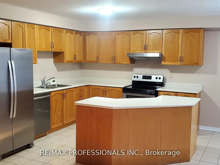 2545 Addingham Cres — Photo 10