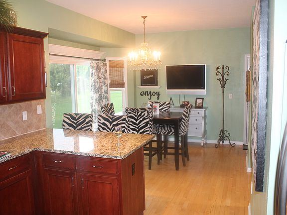 Spacious eat-in kitchen area