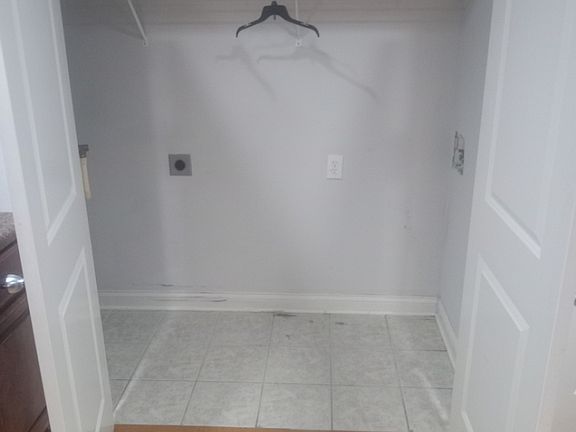 5th image of 575 Village Creek Dr
