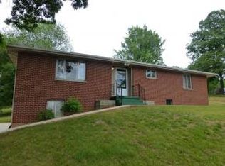 221 Dover Ave, Mount Carmel, TN 37645