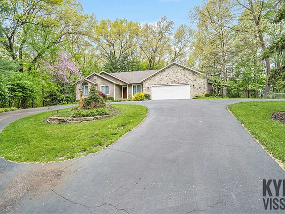 3rd image of 2265 Burton Pines Dr SE