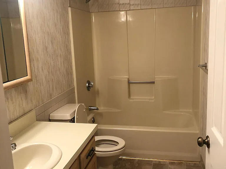 142 Van Zandt Ave #103 — Photo 10
