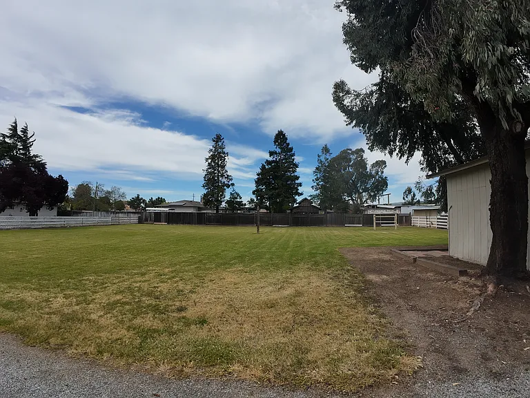 14320 Sycamore Ave — Photo 11