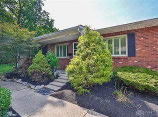 2073 Sunset Dr, Hamilton, OH 45013