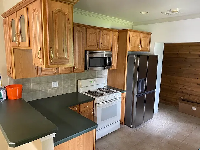 1614 NW 4th St — Photo 12