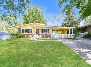 905 Barat Ln, Florissant, MO 63033
