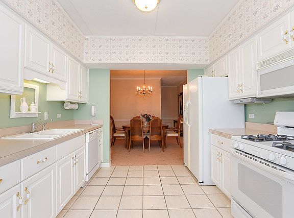 2nd image of 18500 Pine Lake Dr APT 2B