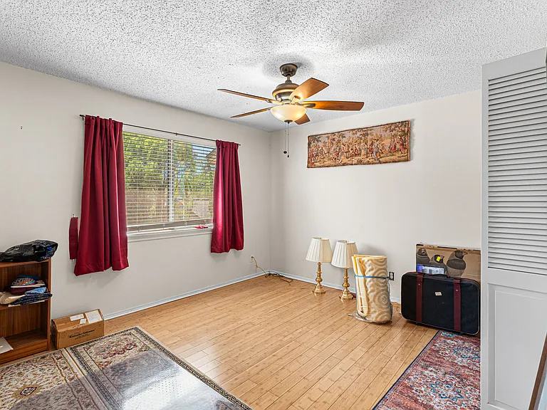 8301 Greenslope Dr — Photo 18