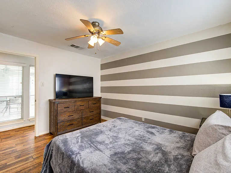 1522 S Kirkwood Rd — Photo 53