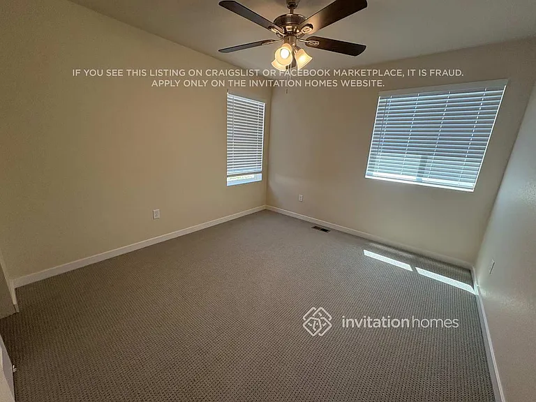 462 Elbert St — Photo 10