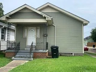 2702 Clover St Photo 1