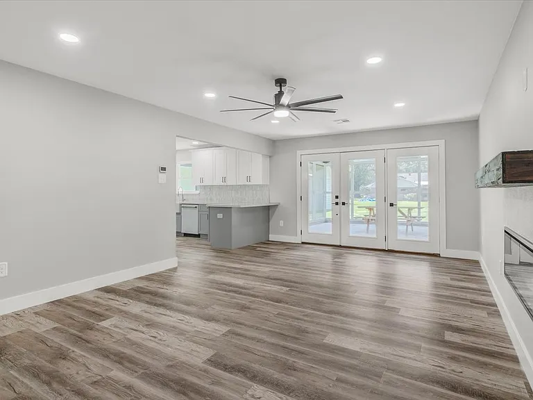 4615 Barton Ln — Photo 7