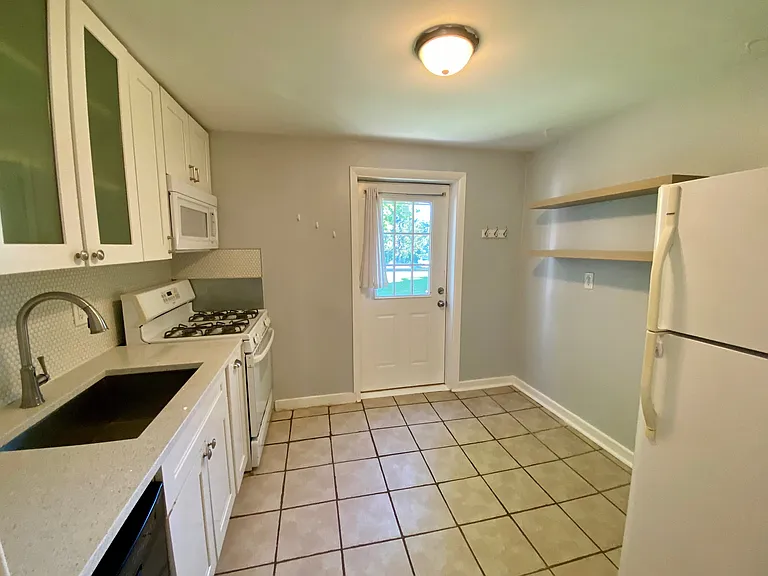 1078 E Main St #2 — Photo 3