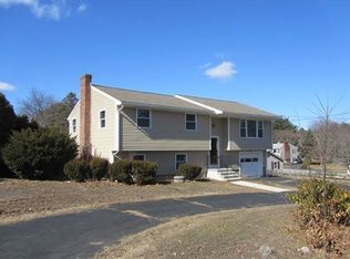 2 Gates Rd, Peabody, MA 01960