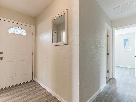 4th image of 804 Barbara Way