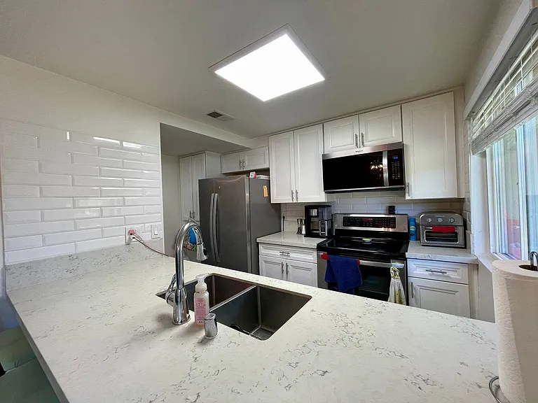 1280 Denver Ln #E — Photo 2