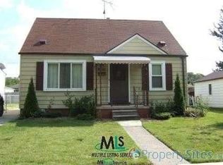 21718 Avalon St, Saint Clair Shores, MI 48080