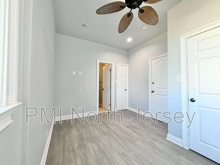 227 Washington Ave — Photo 24